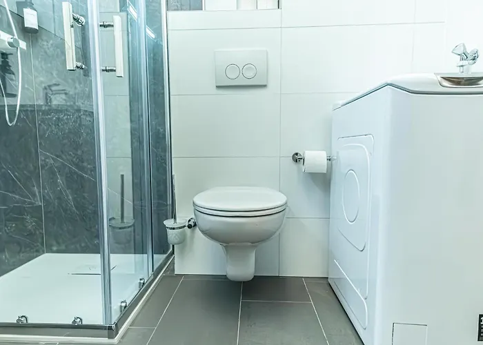 Modern 1br & 1lr With Balcony 9-min To Center * Bécs