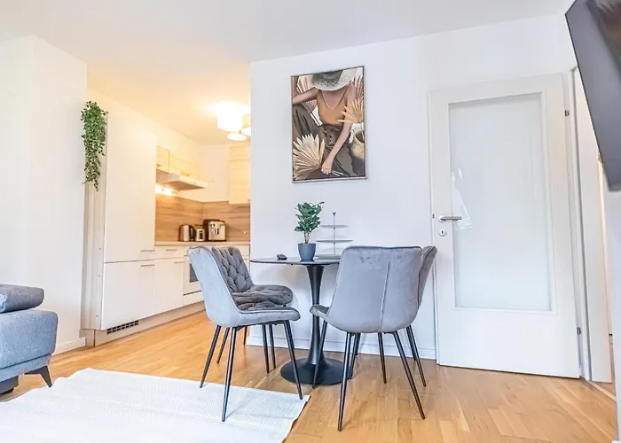 Apartman Modern 1br & 1lr With Balcony 9-min To Center
